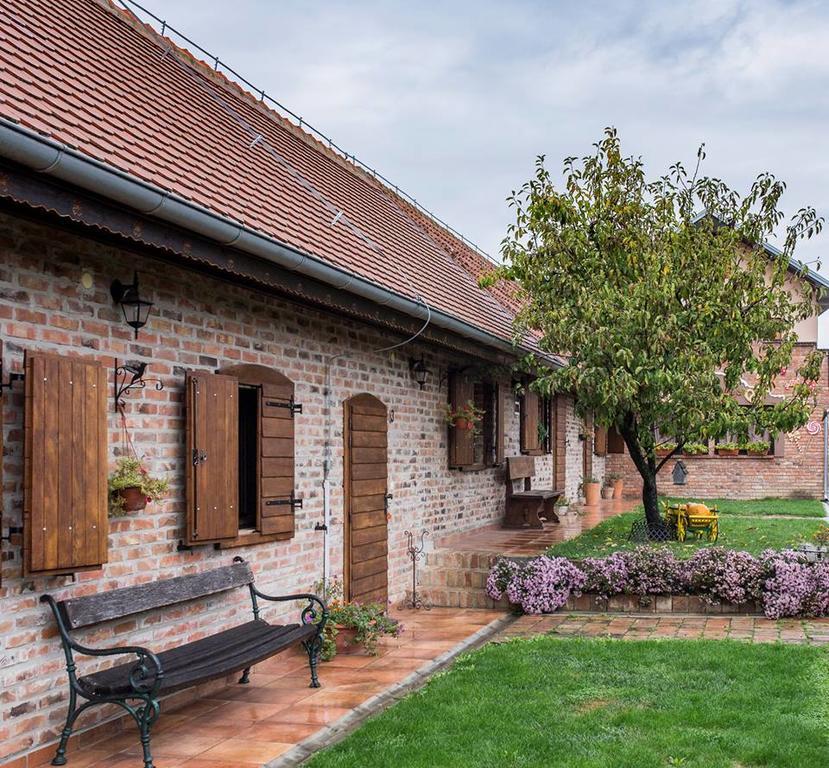 Apartments Ivica I Marica Karanac Екстериор снимка